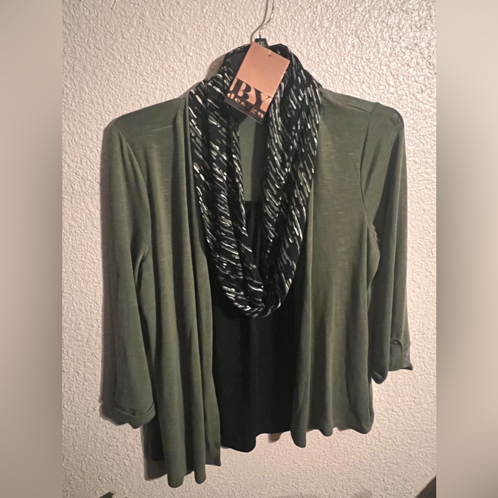 Women's Large  olive green top with scarf by Design